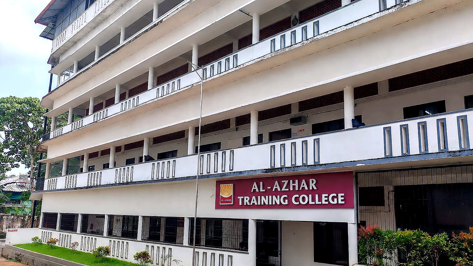 Al-Azhar Training College campus building, Thodupuzha Kerala